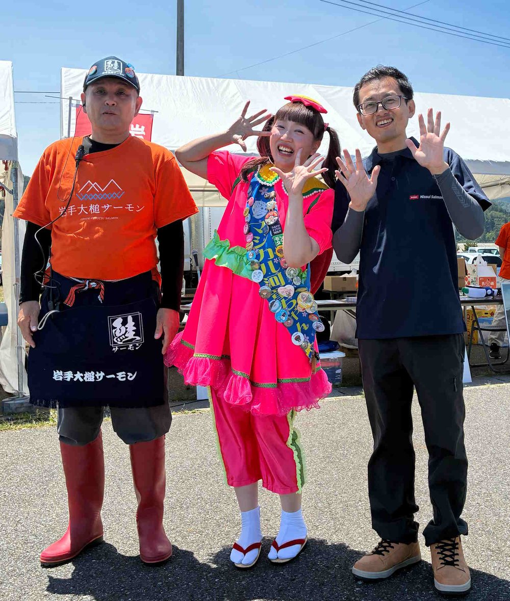 3人ショットHs.jpg